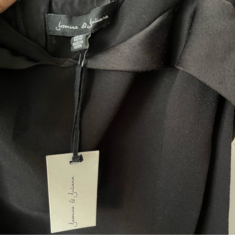 Jasmine & Juliana black dress sz M, off-shoulder sleeves - Picture 4 of 5